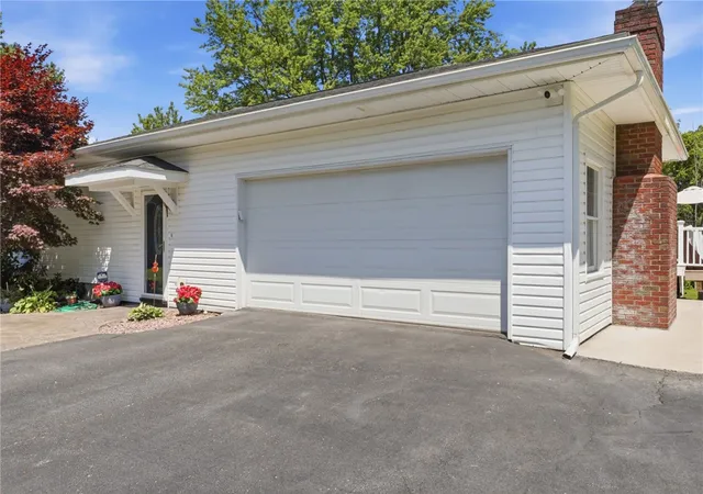 5th image of 2857 Ridgeway Ave, Rochester, NY 14626 | MLS# R1699371