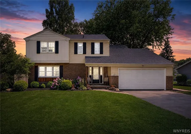 1st image of 392 Hawthorne Pl, Youngstown, NY 14174 | MLS# B1698540