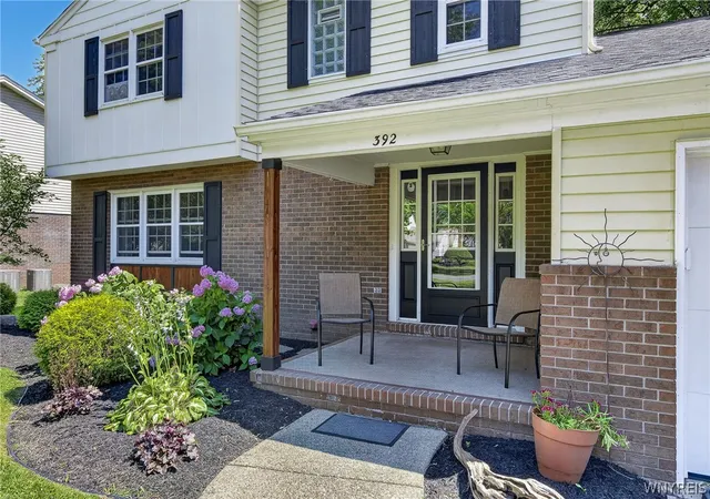 2nd image of 392 Hawthorne Pl, Youngstown, NY 14174 | MLS# B1698540