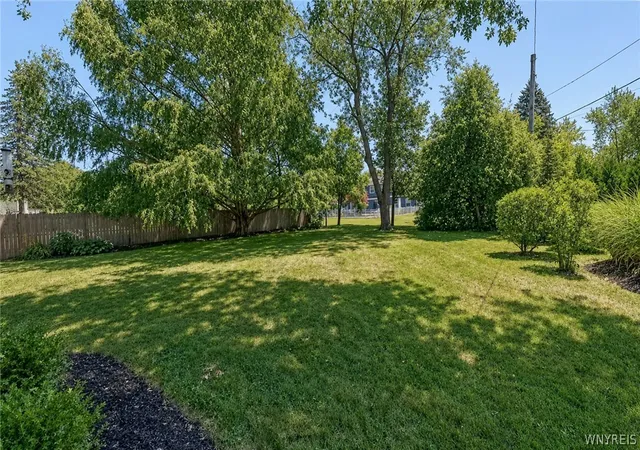 5th image of 392 Hawthorne Pl, Youngstown, NY 14174 | MLS# B1698540