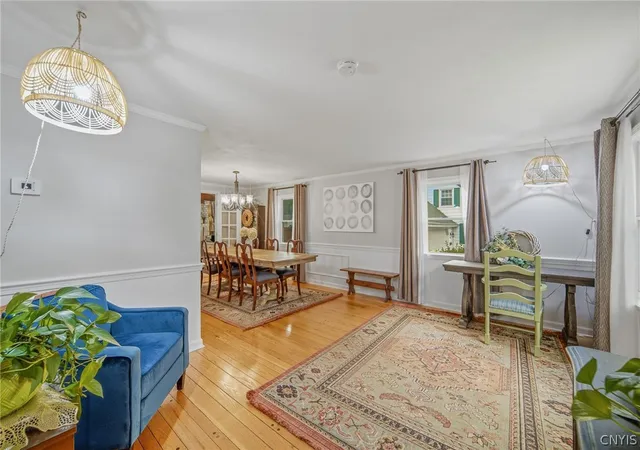 4th image of 704 Hickory St, Liverpool, NY 13088 | MLS# S1698844