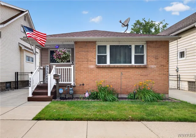 Photo 1 of Sale Pending at 122 Ryan St, Buffalo, NY 14210 | MLS# B1699131 | Listing updated on 2026-07-22