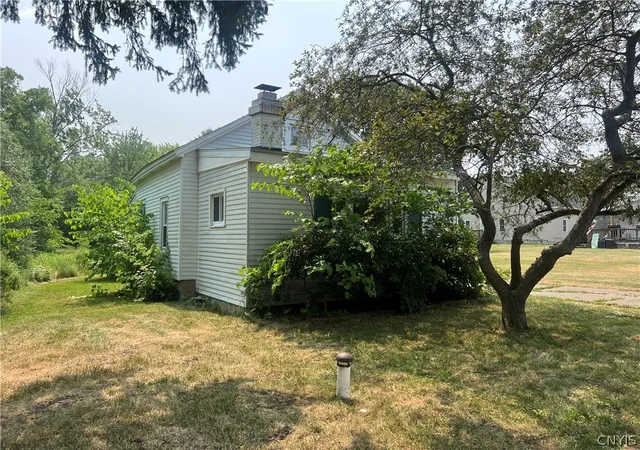 2nd image of 303 1st St, Canastota, NY 13032 | MLS# S1698937