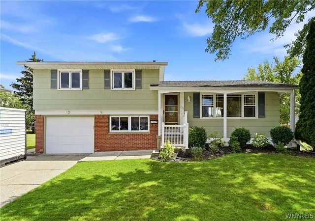 1st image of 135 Millwood Dr, Tonawanda, NY 14150 | MLS# B1698117