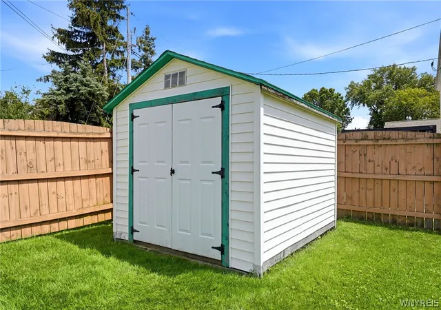 42nd image of 135 Millwood Dr, Tonawanda, NY 14150 | MLS# B1698117