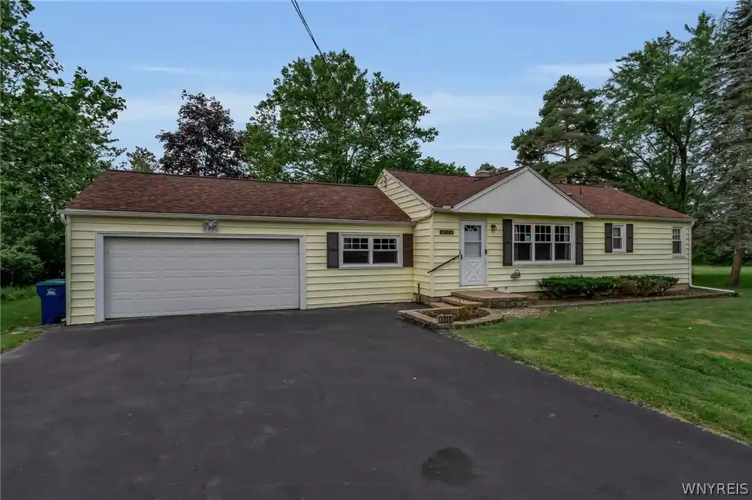Photo 1 of Single family home for sale at 4906 Meyer Rd, North Tonawanda, NY 14120 | MLS# B1699117 | Listing updated on 2026-10-23