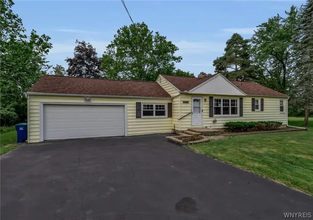 1st image of 4906 Meyer Rd, North Tonawanda, NY 14120 | MLS# B1699117