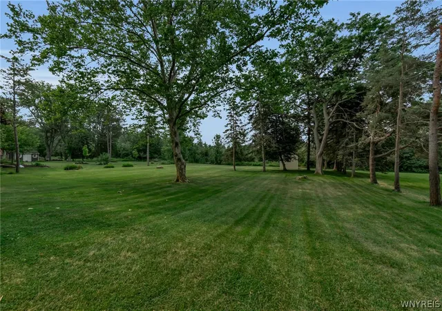 4th image of 4906 Meyer Rd, North Tonawanda, NY 14120 | MLS# B1699117