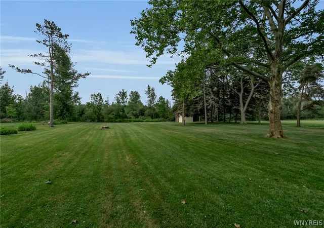 5th image of 4906 Meyer Rd, North Tonawanda, NY 14120 | MLS# B1699117