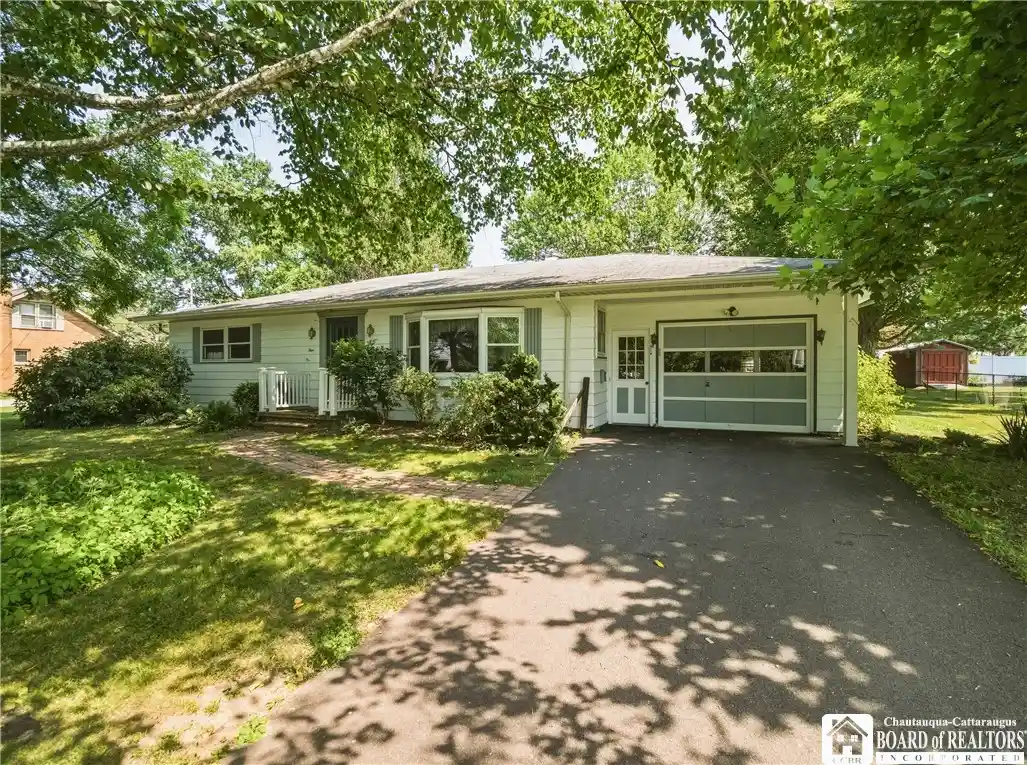 Photo 1 of Single family home for sale at 4 E Meadow Ln, Frewsburg, NY 14738 | MLS# R1698786 | Listing updated on 2026-10-18