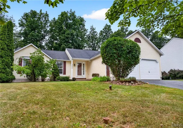 1st image of 7554 Sugarwood Ln, Syracuse, NY 13212 | MLS# S1693977