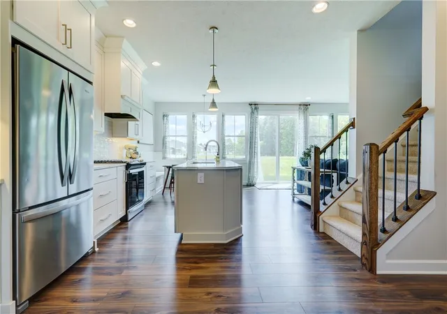2nd image of 26 Chase Meadow, Honeoye Falls, NY 14472 | MLS# R1699247