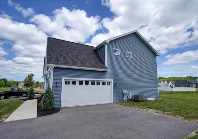 36th image of 26 Chase Meadow, Honeoye Falls, NY 14472 | MLS# R1699247