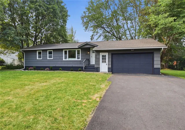 3rd image of 1063 Farnsworth Rd S, Rochester, NY 14623 | MLS# R1698387