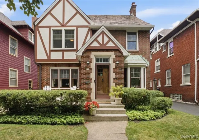 Photo 1 of Sale Pending at 100 Chatham Ave, Buffalo, NY 14216 | MLS# B1698720 | Listing updated on 2026-07-31
