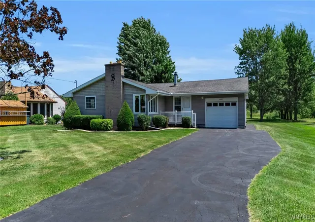 1st image of 6887 Walmore Rd, Wheatfield, NY 14304 | MLS# B1698910
