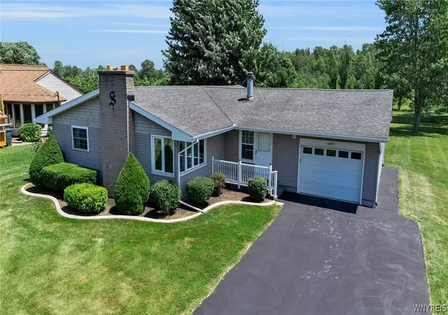 2nd image of 6887 Walmore Rd, Wheatfield, NY 14304 | MLS# B1698910