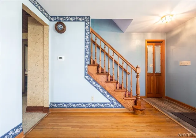 2nd image of 176 Rosewood Dr, West Seneca, NY 14224 | MLS# B1699469