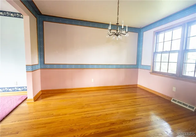 3rd image of 176 Rosewood Dr, West Seneca, NY 14224 | MLS# B1699469