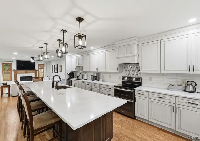 Photo 5 of Sale Pending at 16 Orangewood Dr, Liverpool, NY 13090 | MLS# S1698178 | Listing updated on 2026-07-25