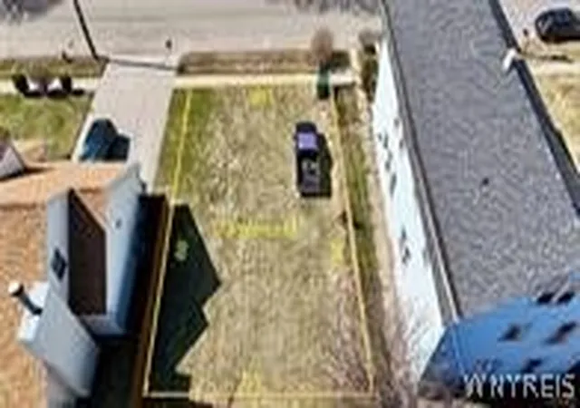 2nd image of 173 Walnut St, Buffalo, NY 14204 | MLS# B1698859