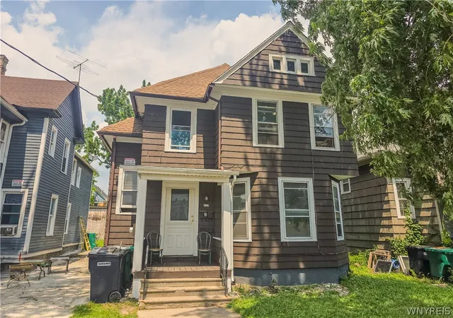 2nd image of 818 Ashland Ave, Niagara Falls, NY 14301 | MLS# B1699482