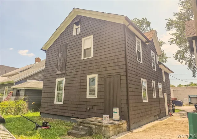 32nd image of 818 Ashland Ave, Niagara Falls, NY 14301 | MLS# B1699482