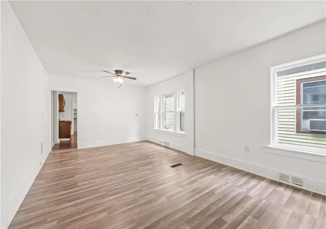 4th image of 195 Mohawk St, Rochester, NY 14621 | MLS# R1699373