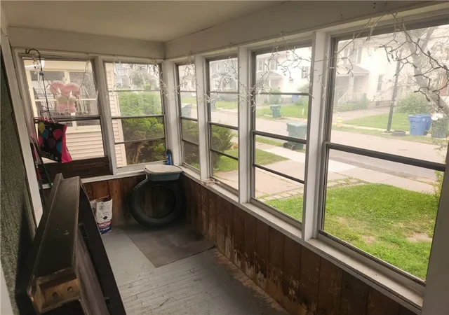Photo 3 of Sale Pending at 129 High St, Rochester, NY 14609 | MLS# R1699003 | Listing updated on 2026-07-31