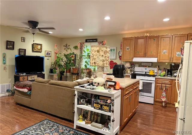 Photo 5 of Sale Pending at 170 Bullis Rd, Cowlesville, NY 14037 | MLS# B1699337 | Listing updated on 2026-07-29