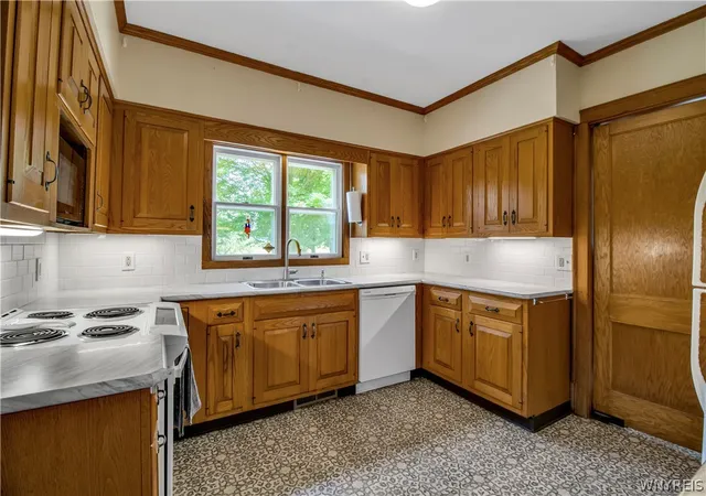 Photo 4 of Sale Pending at 9281 Batavia Stafford Townline Rd, Stafford, NY 14020 | MLS# B1697975 | Listing updated on 2026-07-29