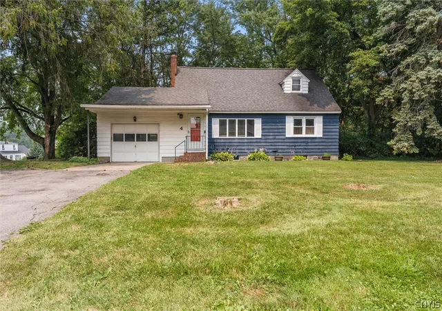 Photo 1 of Sale Pending at 4 Evergreen Ln, Camillus, NY 13031 | MLS# S1698903 | Listing updated on 2026-07-21
