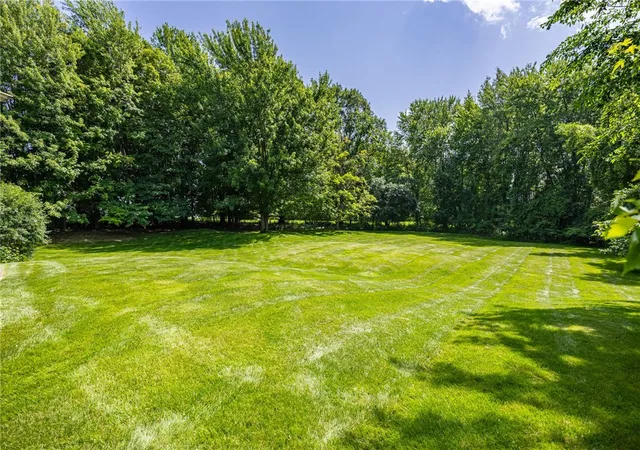 45th image of 24 Roxbury Ln, Pittsford, NY 14534 | MLS# R1699517