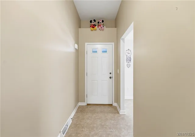2nd image of 6 Wetherby, Lancaster, NY 14086 | MLS# B1699614