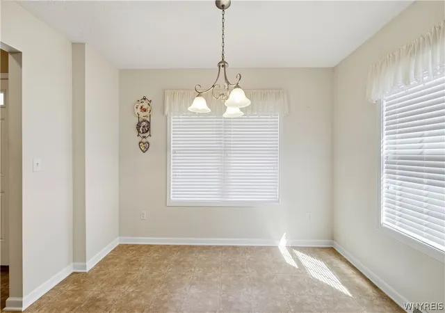 3rd image of 6 Wetherby, Lancaster, NY 14086 | MLS# B1699614