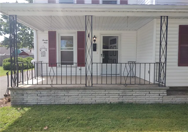 Photo 3 of Sale Pending at 29 Van Cleef St, Seneca Falls, NY 13148 | MLS# R1699433 | Listing updated on 2026-07-24