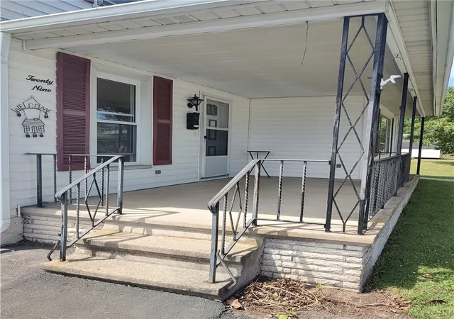 Photo 4 of Sale Pending at 29 Van Cleef St, Seneca Falls, NY 13148 | MLS# R1699433 | Listing updated on 2026-07-24