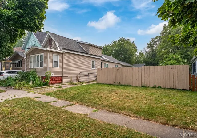 Photo 4 of Sale Pending at 313 Benzinger St, Buffalo, NY 14206 | MLS# B1699649 | Listing updated on 2026-07-28