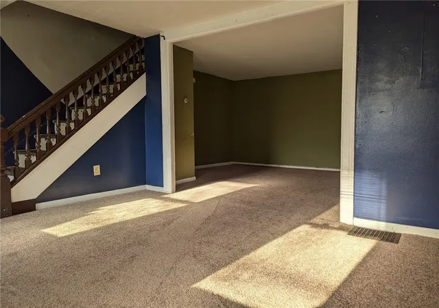 Photo 3 of Single family home for sale at 312 W Gray St, Elmira, NY 14901 | MLS# R1699672 | Listing updated on 2026-07-17