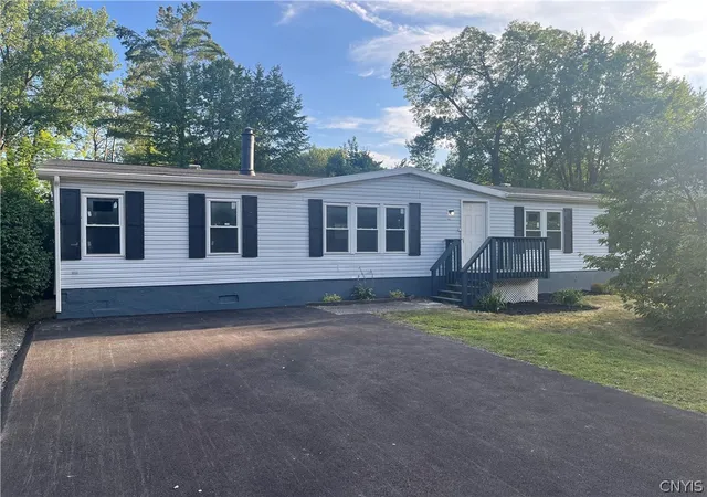 3rd image of 1450 Lamoy Rd, Kirkville, NY 13082 | MLS# S1699397
