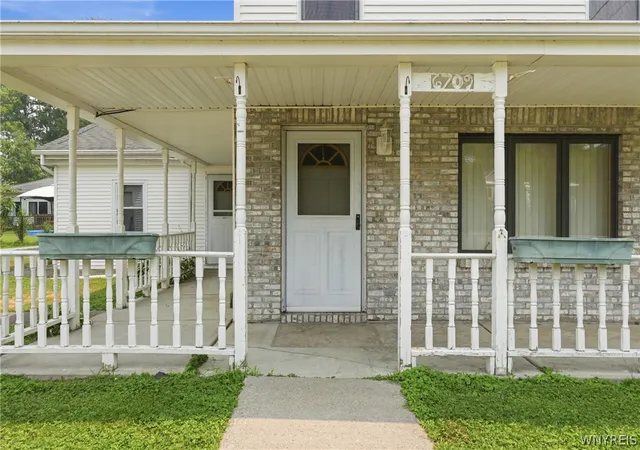Photo 4 of Single family home for sale at 6709 Hamilton Dr, Derby, NY 14047 | MLS# B1699691 | Listing updated on 2026-07-18