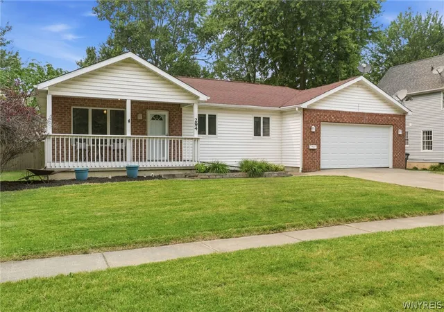 1st image of 294 Daniel Dr, North Tonawanda, NY 14120 | MLS# B1699148