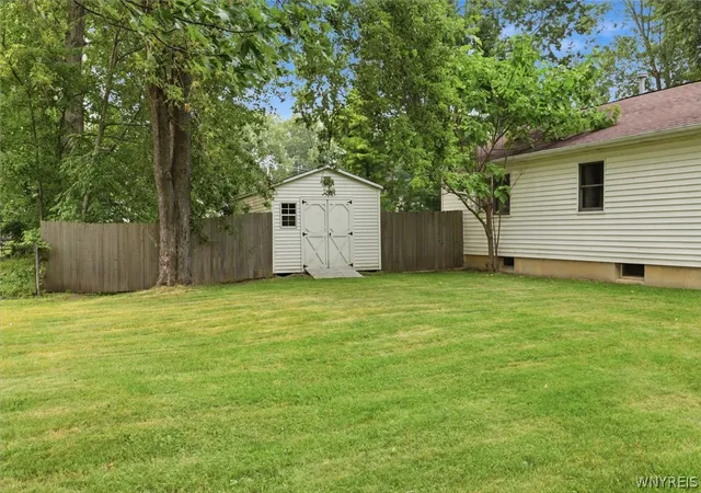 3rd image of 294 Daniel Dr, North Tonawanda, NY 14120 | MLS# B1699148