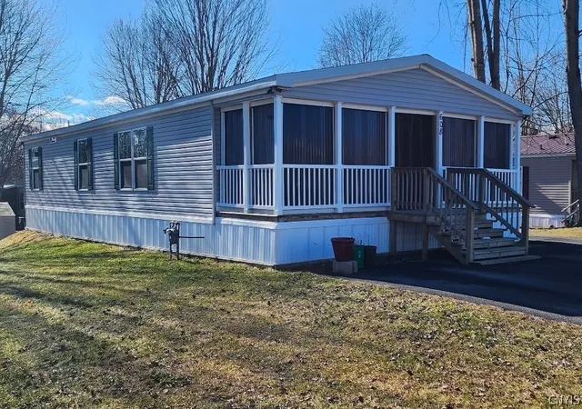 2nd image of 608 Sycamore Ln, Utica, NY 13502 | MLS# S1699683