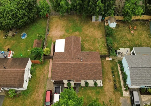 2nd image of 413 Williamsburg Rd, Utica, NY 13502 | MLS# S1699494