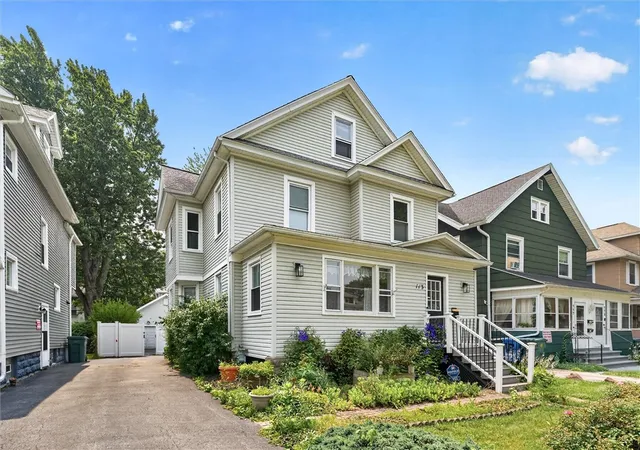 Photo 2 of Sale Pending at 113 Kislingbury St, Rochester, NY 14613 | MLS# R1699419 | Listing updated on 2026-07-27