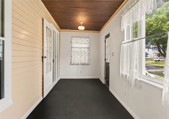 Photo 4 of Sale Pending at 113 Kislingbury St, Rochester, NY 14613 | MLS# R1699419 | Listing updated on 2026-07-27