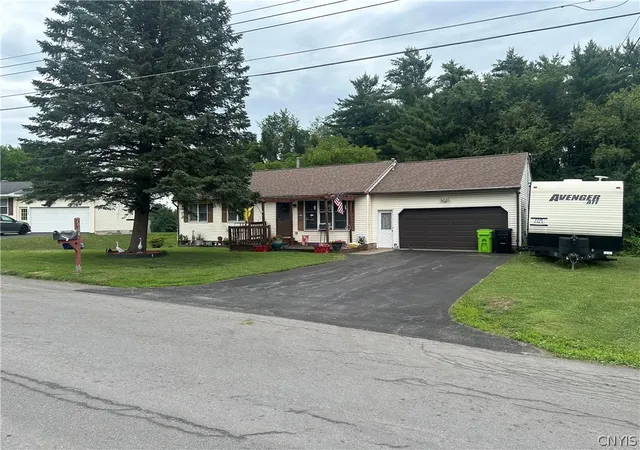 2nd image of 7084 Verna Dr, Canastota, NY 13032 | MLS# S1699585