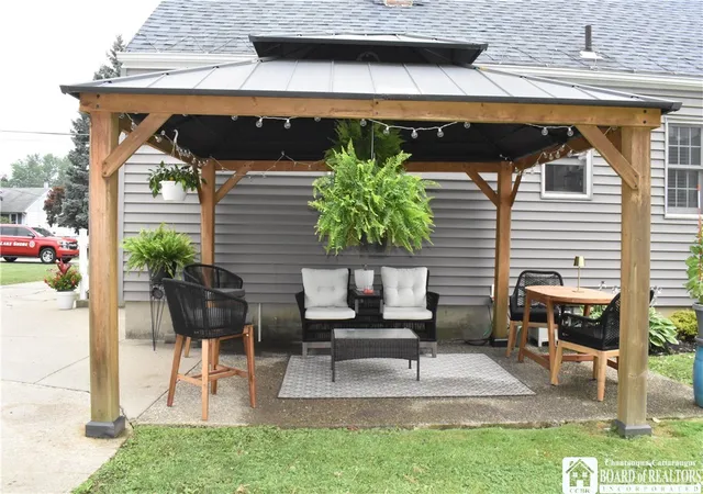 Photo 3 of Sale Pending at 5639 West Ln, Lake View, NY 14085 | MLS# R1699624 | Listing updated on 2026-07-27