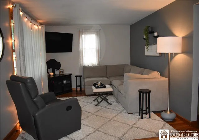 Photo 4 of Sale Pending at 5639 West Ln, Lake View, NY 14085 | MLS# R1699624 | Listing updated on 2026-07-27